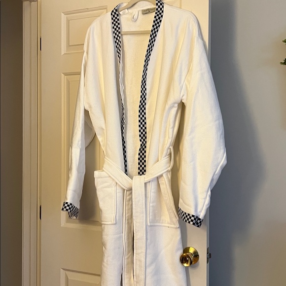 MacKenzie-Childs Other - MacKenzie-Childs White Courtly Spa Robe